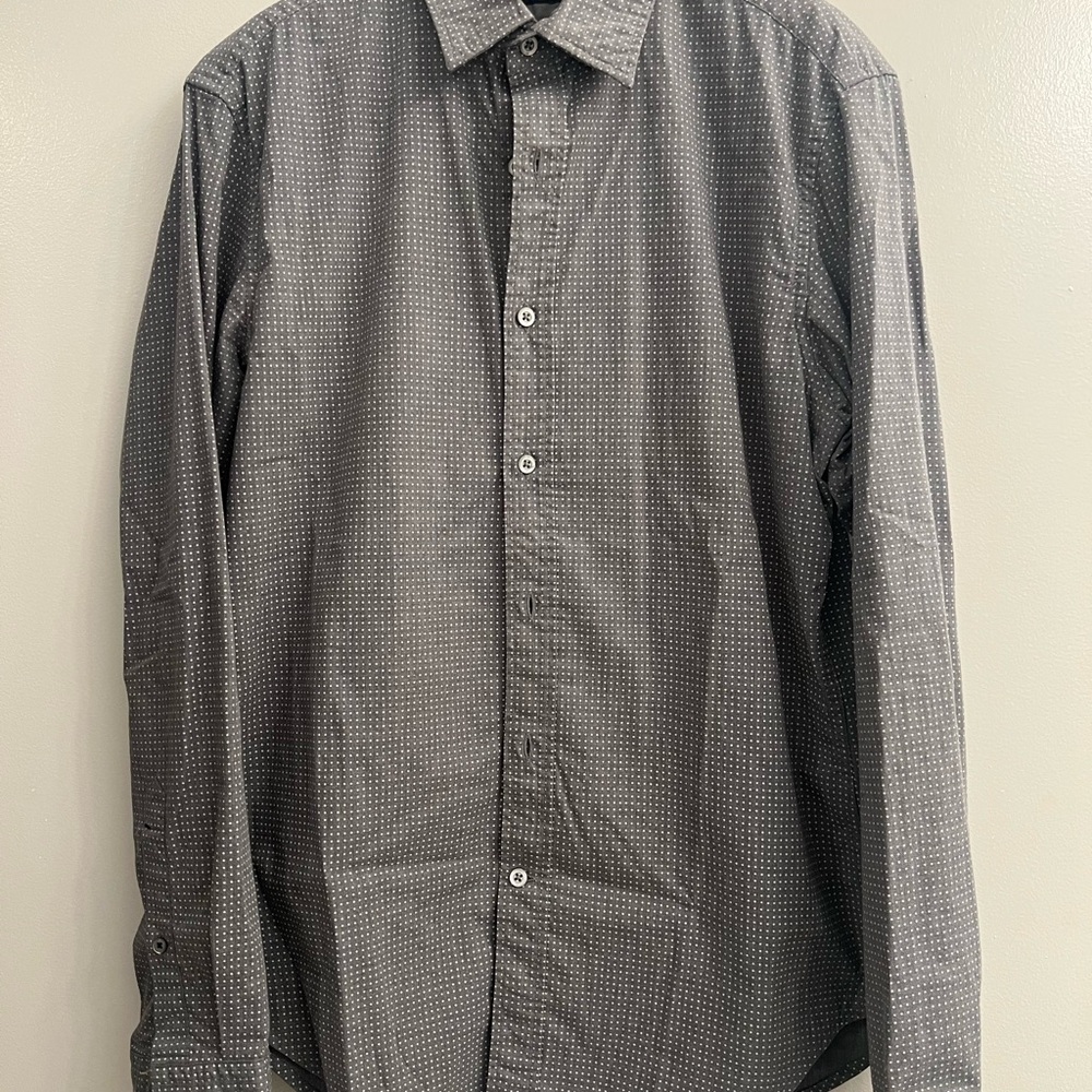 Banana Republic Men's Grey dotted button down shirt Small